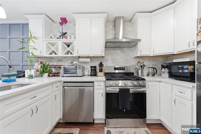 235 Dakota 10, Paterson, NJ 07503