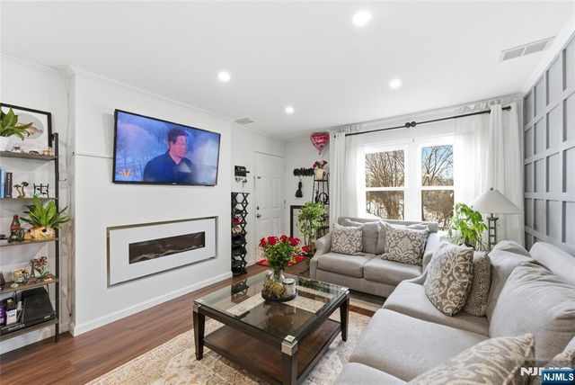 235 Dakota 10, Paterson, NJ 07503