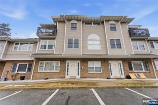 235 Dakota 10, Paterson, NJ 07503