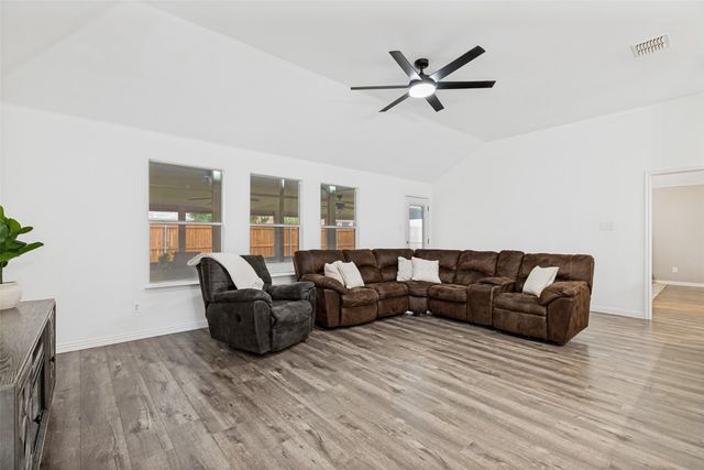 4305 Ridgewood Road, Melissa, TX 75454