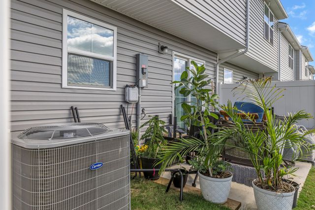 2757 Thornton Grove Blvd Apt 102, Nashville, TN 37207