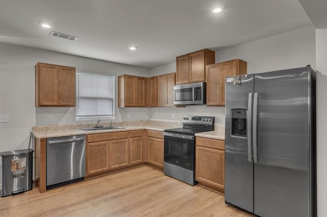 2757 Thornton Grove Blvd Apt 102, Nashville, TN 37207