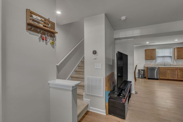 2757 Thornton Grove Blvd Apt 102, Nashville, TN 37207