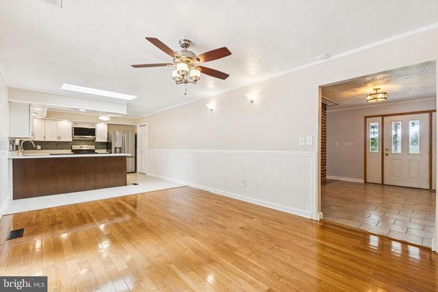 10664 DEACON RD, White Plains, MD 20695