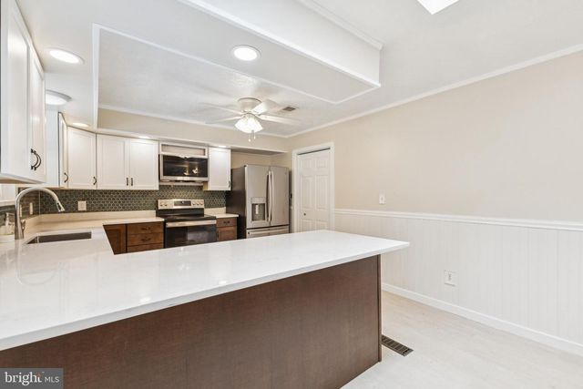 10664 DEACON RD, White Plains, MD 20695
