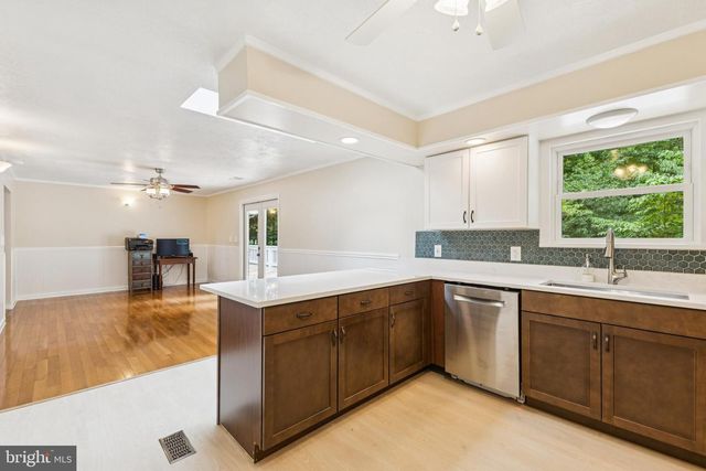 10664 DEACON RD, White Plains, MD 20695