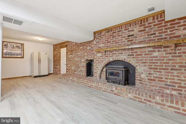 10664 DEACON RD, White Plains, MD 20695