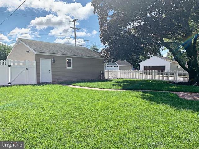 323 COLUMBIA AVE, Dover, DE 19904