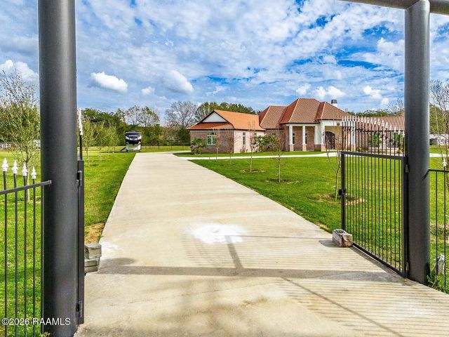 701 Louis Arceneaux Road, Lafayette, LA 70507