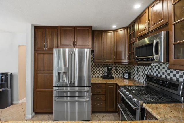 14438 Callejon Musica, San Diego, CA 92129