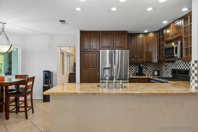 14438 Callejon Musica, San Diego, CA 92129