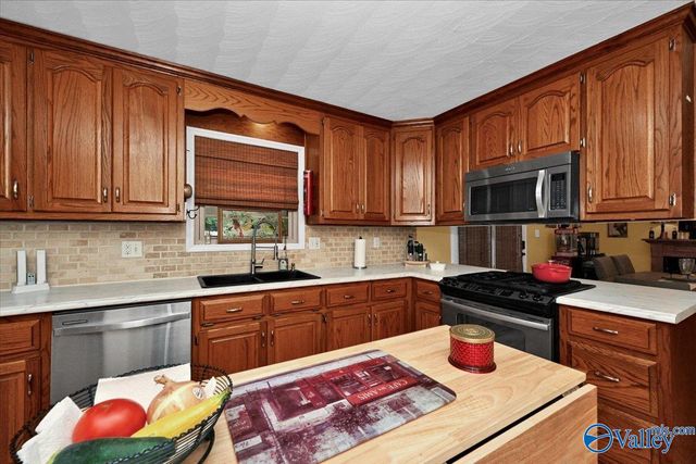 609 Bethel Road NE, Hartselle, AL 35640