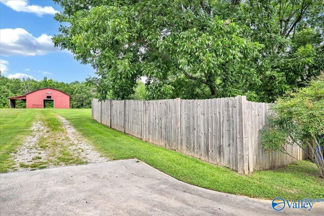 609 Bethel Road NE, Hartselle, AL 35640