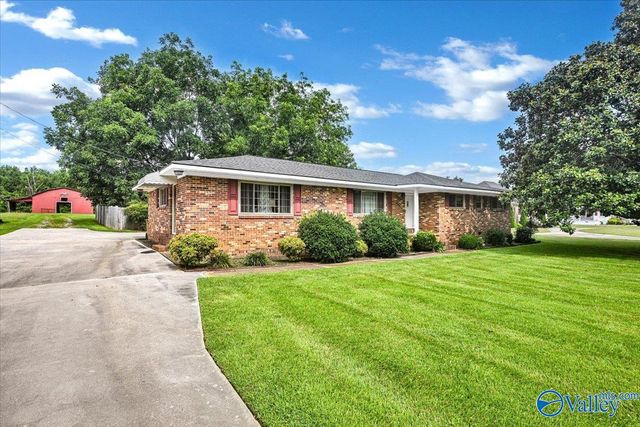 609 Bethel Road NE, Hartselle, AL 35640