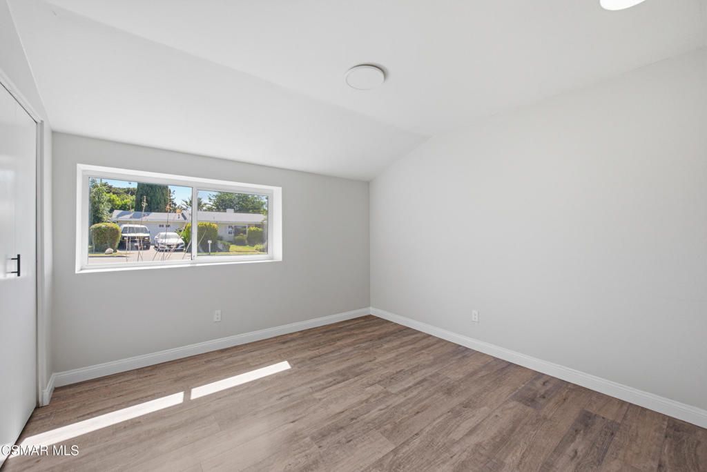 Image 20 of property listing at 3055 Waco Avenue, Simi Valley, CA 93063