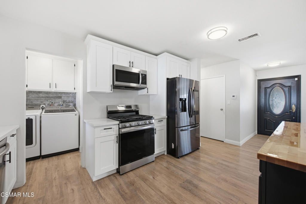 Image 8 of property listing at 3055 Waco Avenue, Simi Valley, CA 93063