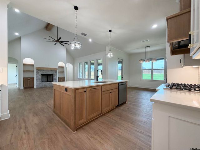 349 Heritage Way, Bullard, TX 75757