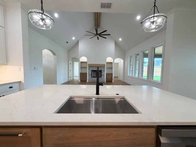 349 Heritage Way, Bullard, TX 75757