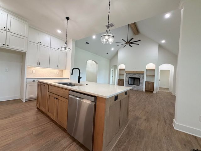 349 Heritage Way, Bullard, TX 75757