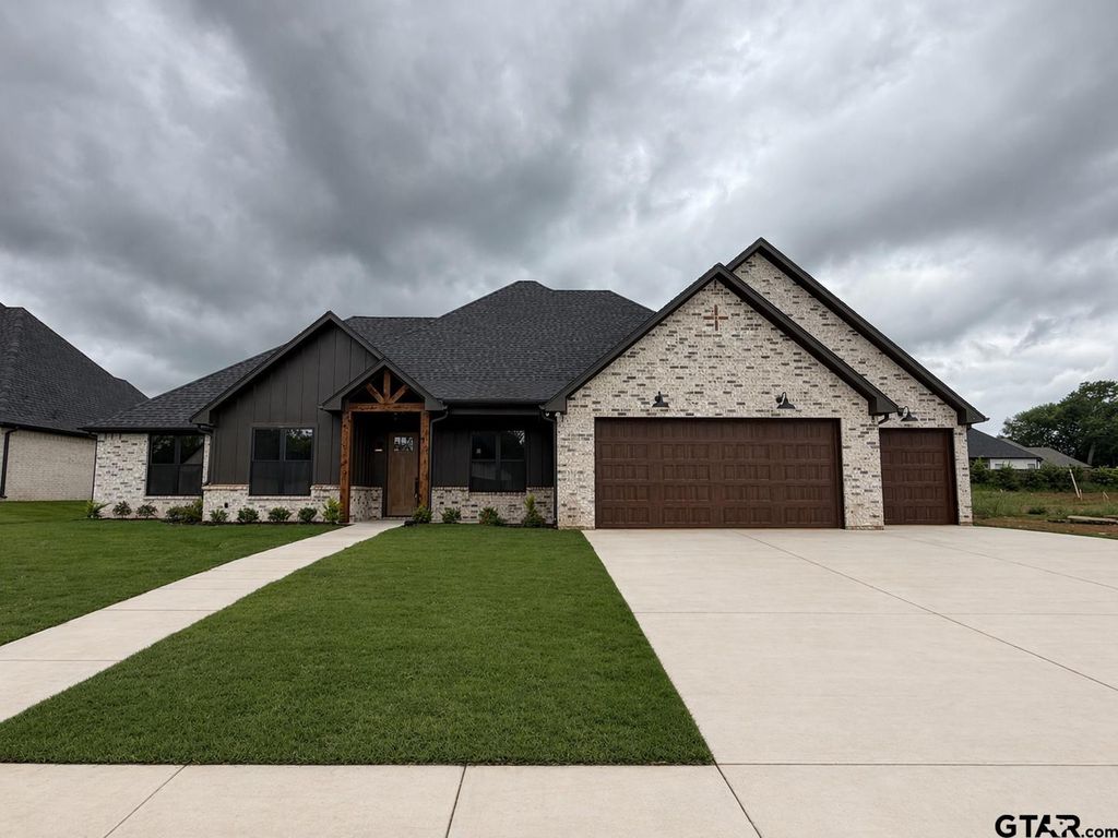 349 Heritage Way, Bullard, TX 75757