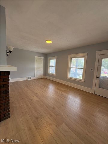 946 E 79th Street 2, Cleveland, OH 44103