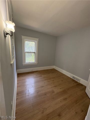 946 E 79th Street 2, Cleveland, OH 44103