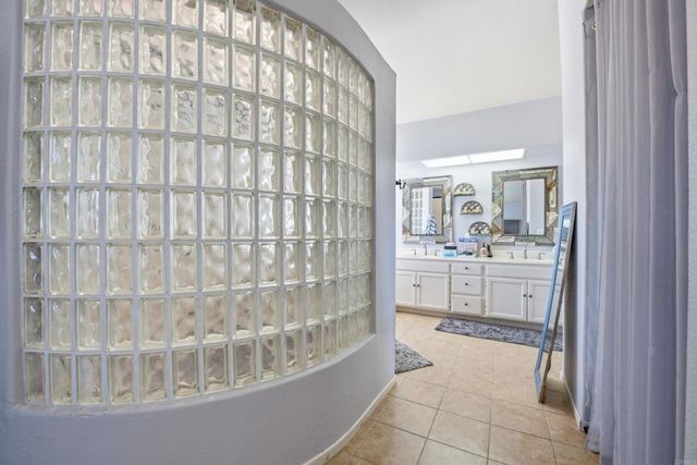 2077 Westwood Road, Vista, CA 92083
