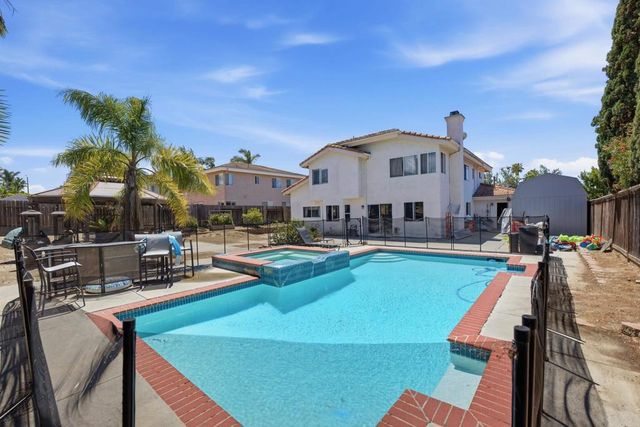 2077 Westwood Road, Vista, CA 92083
