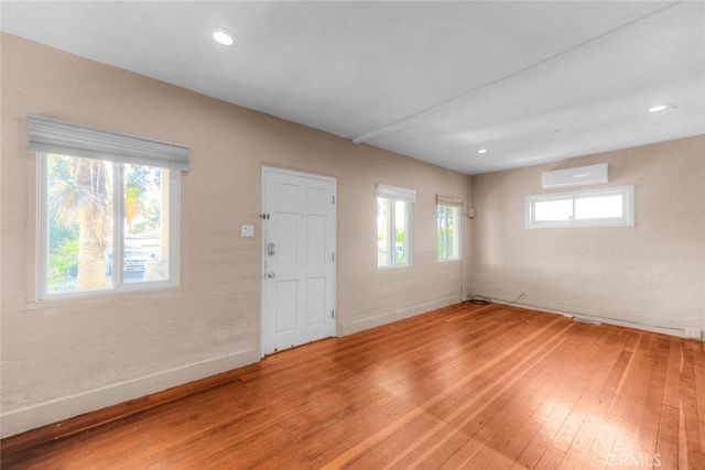 10610 Woodward, Sunland, CA 91040