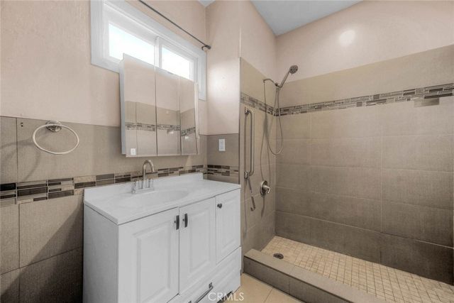 10610 Woodward, Sunland, CA 91040