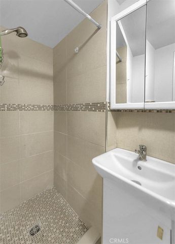 10610 Woodward, Sunland, CA 91040