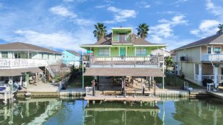 205 Bora Bora Drive, Tiki Island, TX 77554