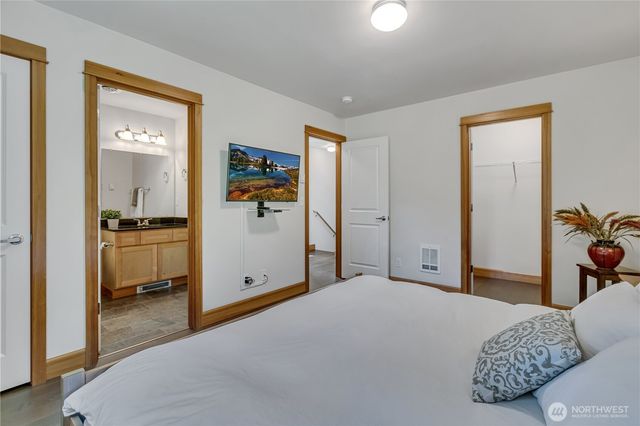 22224 Lydia Way NE, Poulsbo, WA 98370
