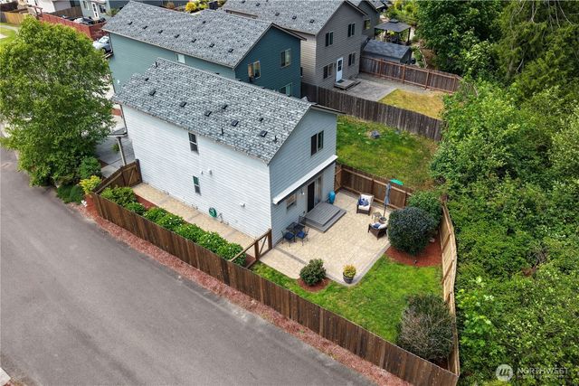 22224 Lydia Way NE, Poulsbo, WA 98370