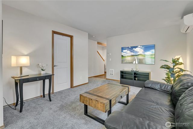22224 Lydia Way NE, Poulsbo, WA 98370