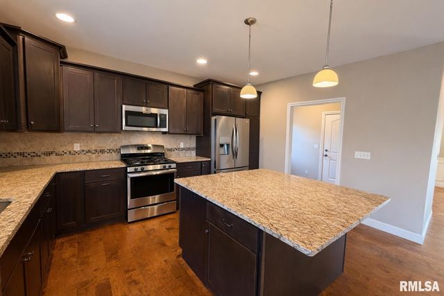 6305 W Clairemont Court, Edwards, IL 61528