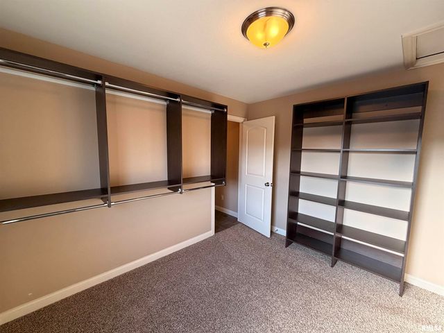 6305 W Clairemont Court, Edwards, IL 61528