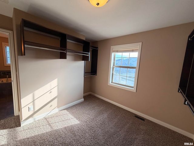 6305 W Clairemont Court, Edwards, IL 61528