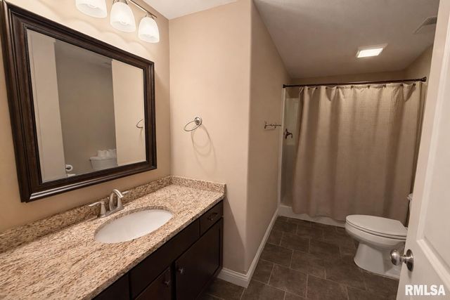 6305 W Clairemont Court, Edwards, IL 61528