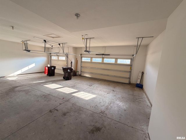 6305 W Clairemont Court, Edwards, IL 61528