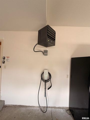 6305 W Clairemont Court, Edwards, IL 61528