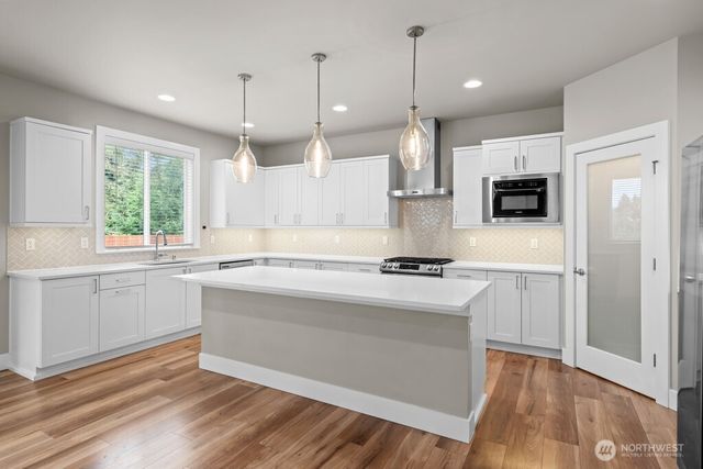 10901 71st Avenue E, Puyallup, WA 98373