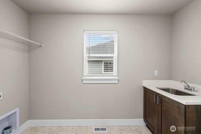 10901 71st Avenue E, Puyallup, WA 98373