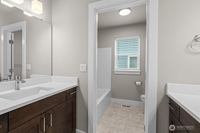 10901 71st Avenue E, Puyallup, WA 98373