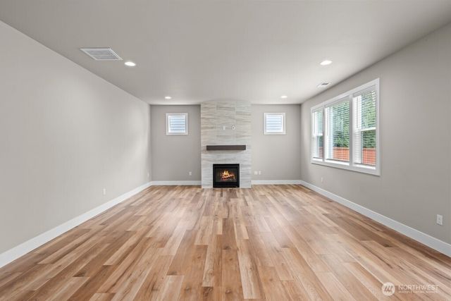 10901 71st Avenue E, Puyallup, WA 98373
