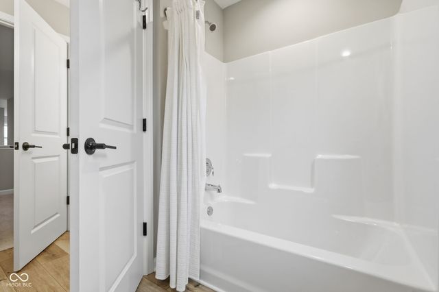 6870 Hidden Meadow Pass, Mccordsville, IN 46055