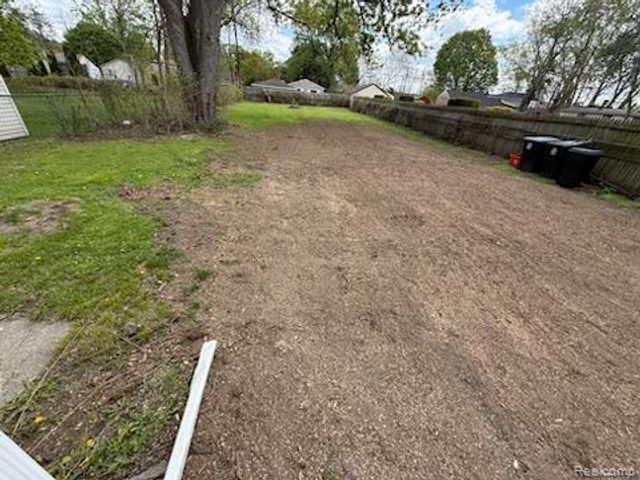 8902 Thorpe Street, Livonia, MI 48150