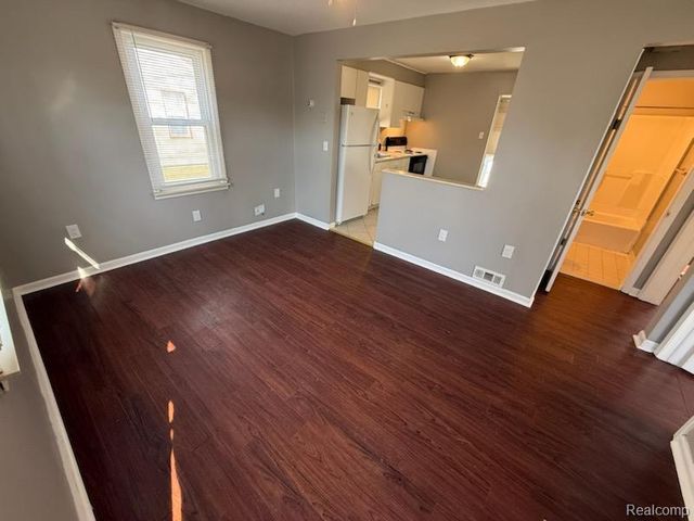 8902 Thorpe Street, Livonia, MI 48150