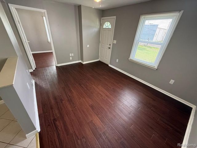 8902 Thorpe Street, Livonia, MI 48150