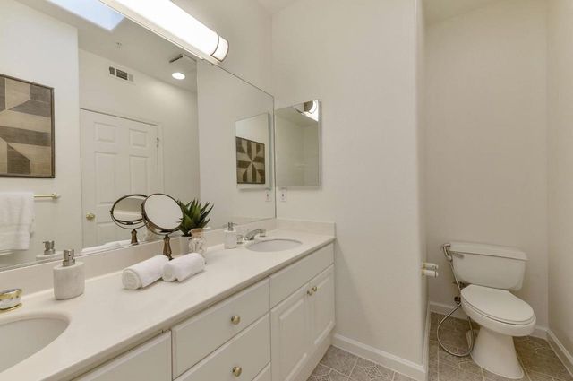 88 17th Avenue 304, San Mateo, CA 94402